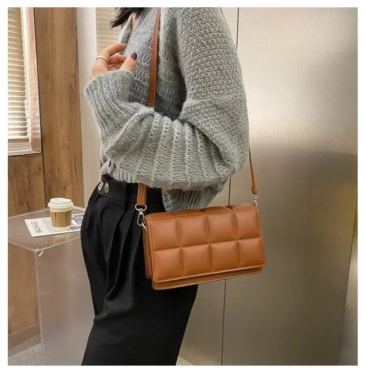 Élise Curve Mini Bag